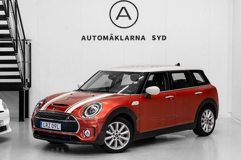 Röd Begagnad 2020 Mini Cooper S Clubman Salt Kombi | 209 900 kr (Marknadspris) - Bild 1/4