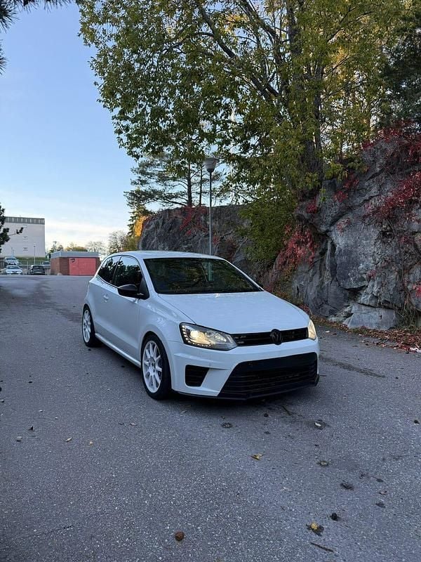 Begagnad VW Polo R 220 HK (161 kW) 2014