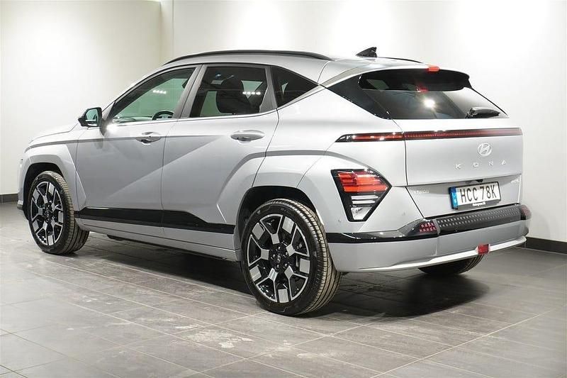 Begagnad Hyundai Kona Advanced 160 kW (218 HK) 2024 Shimmering silver SUV
