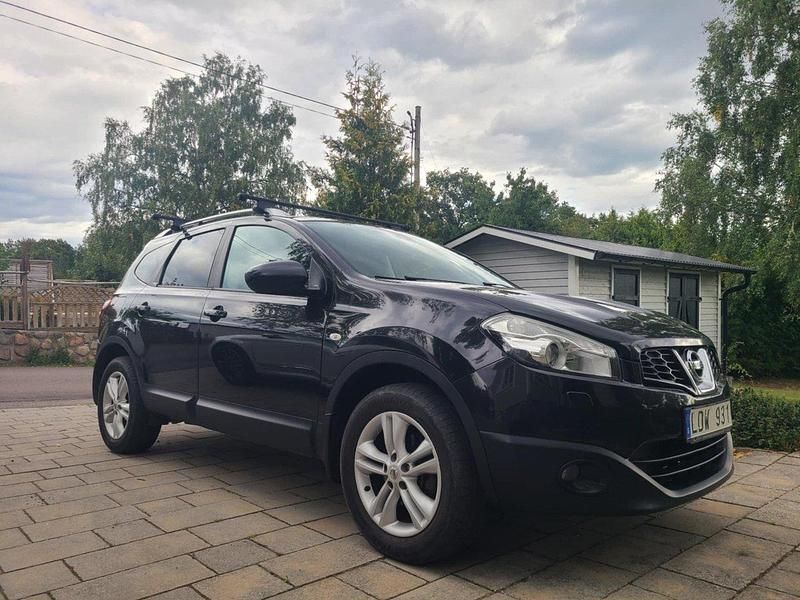 Svart Begagnad 2011 Nissan Qashqai +2 SUV | 58 000 kr (Marknadspris) - Bild 1/4