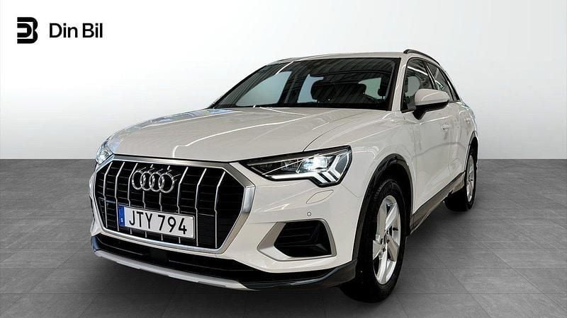 Vit Begagnad 2023 Audi Q3 Advanced Plus SUV | 329 000 kr (Marknadspris) - Bild 1/4