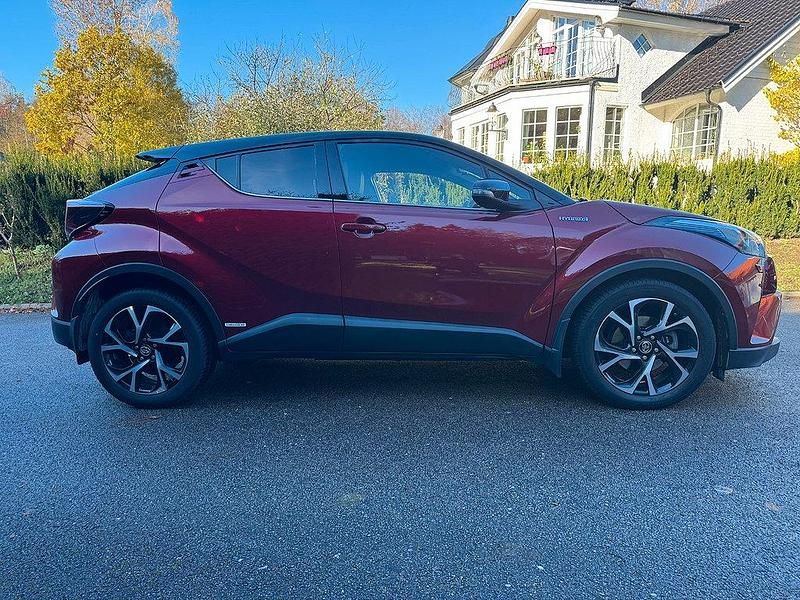 Begagnad Toyota C-HR Edition 122 HK (89 kW) 2018 Röd SUV