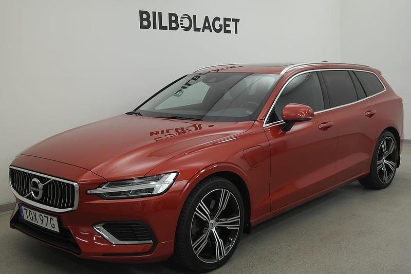 Röd Begagnad 2021 Volvo V60 Inscription Kombi | 359 800 kr (Lite dyr) - Bild 1/4