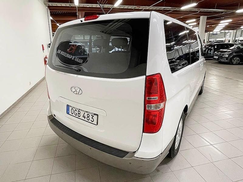 Begagnad Hyundai H-1 170 HK (125 kW) 2016 Vit Minibuss