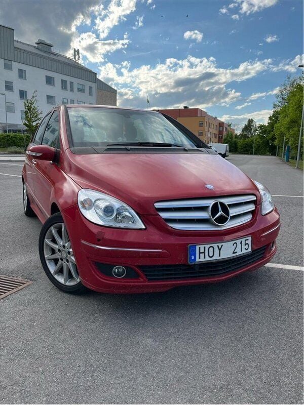 Röd Begagnad 2008 Mercedes B200 Minibuss | 22 000 kr (Marknadspris) - Bild 1/4