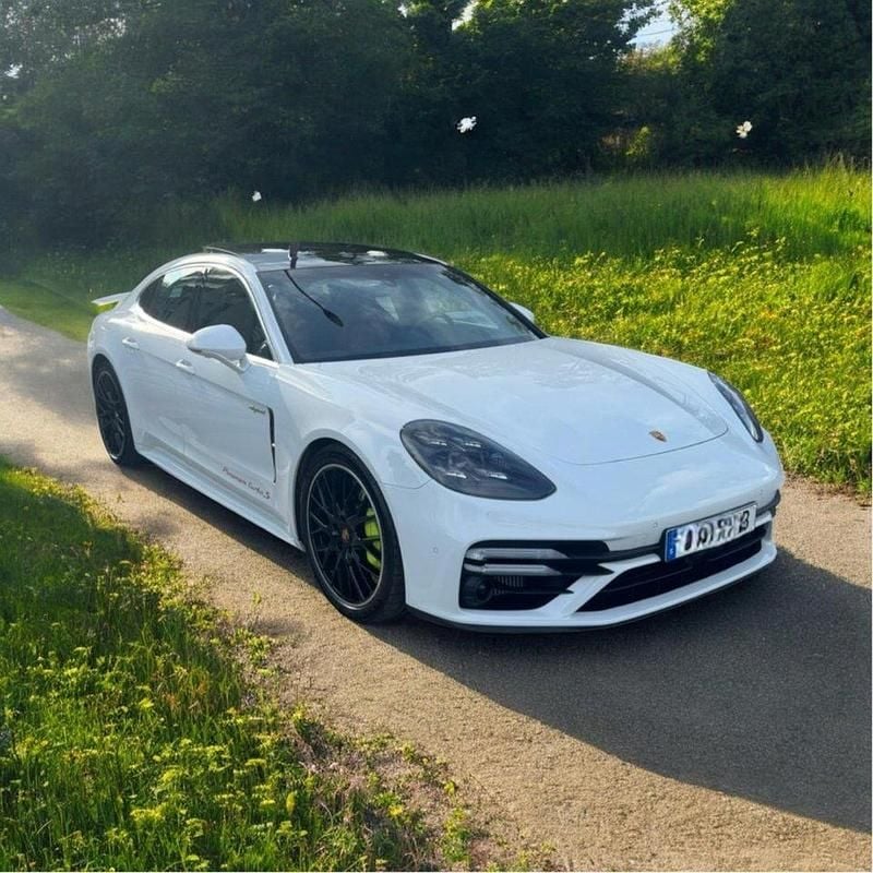 Vit Begagnad 2021 Porsche Panamera Turbo S Sedan | 1 195 000 kr - Bild 1/3