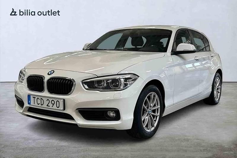 Vit Begagnad 2016 BMW 116 Halvkombi | 144 900 kr (Marknadspris) - Bild 1/1