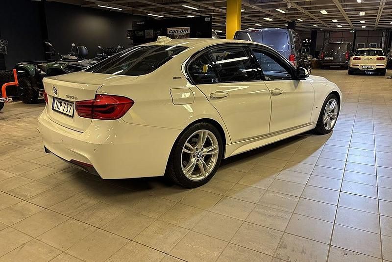 Begagnad BMW 330e M Sport 184 HK (135 kW) 2016 Vit Sedan