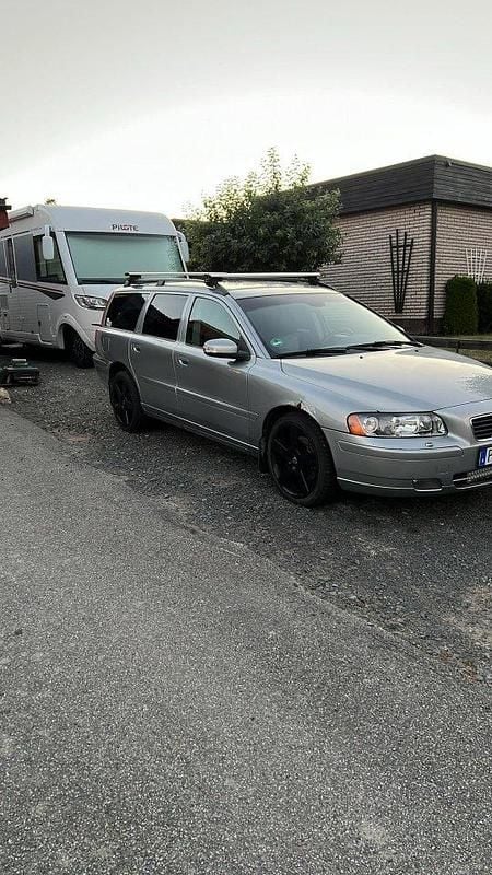 Silver Begagnad 2007 Volvo V70 Momentum Kombi | 45 000 kr (Lite dyr) - Bild 1/3
