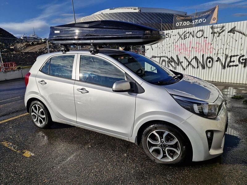 Grå Begagnad 2020 Kia Picanto Halvkombi | 95 000 kr (Marknadspris) - Bild 1/4