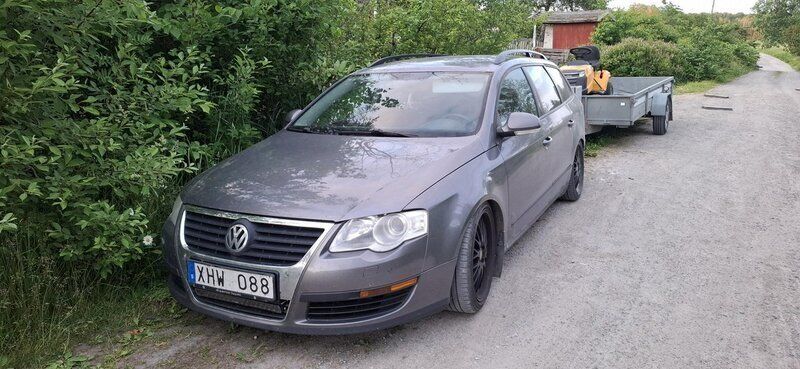 Grå Begagnad 2006 VW Passat Trendline Kombi | 12 000 kr (Marknadspris) - Bild 1/4