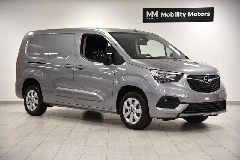 Grå Begagnad 2023 Opel Combo Business Minibuss | 254 000 kr (Bra pris) - Bild 1/4