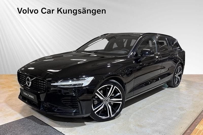 Svart Begagnad 2021 Volvo V60 R-Design Kombi | 379 900 kr (Marknadspris) - Bild 1/3
