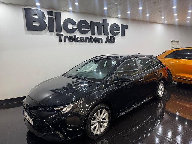 Svart Begagnad 2023 Toyota Corolla Active Kombi | 179 900 kr (Bra pris) - Bild 1/4