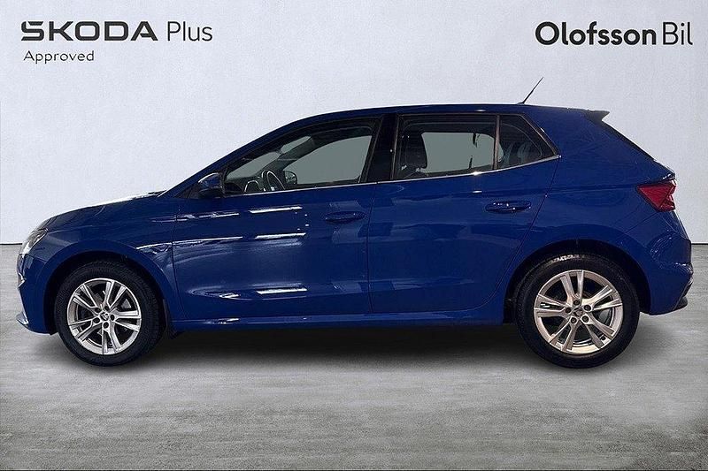 Blå Begagnad 2022 Skoda Fabia Halvkombi | 209 000 kr (Marknadspris) - Bild 1/4