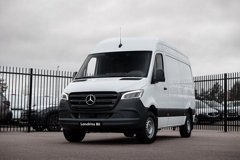 Vit Ny 2025 Mercedes Sprinter Van | 698 750 kr (Marknadspris) - Bild 1/4