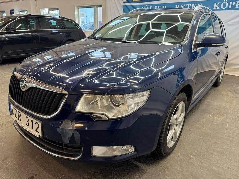 Begagnad Skoda Superb Elegance 170 HK (125 kW) 2011 Blå Kombi