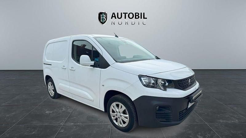 Vit Begagnad 2019 Peugeot Partner Van | 129 500 kr (Bra pris) - Bild 1/4