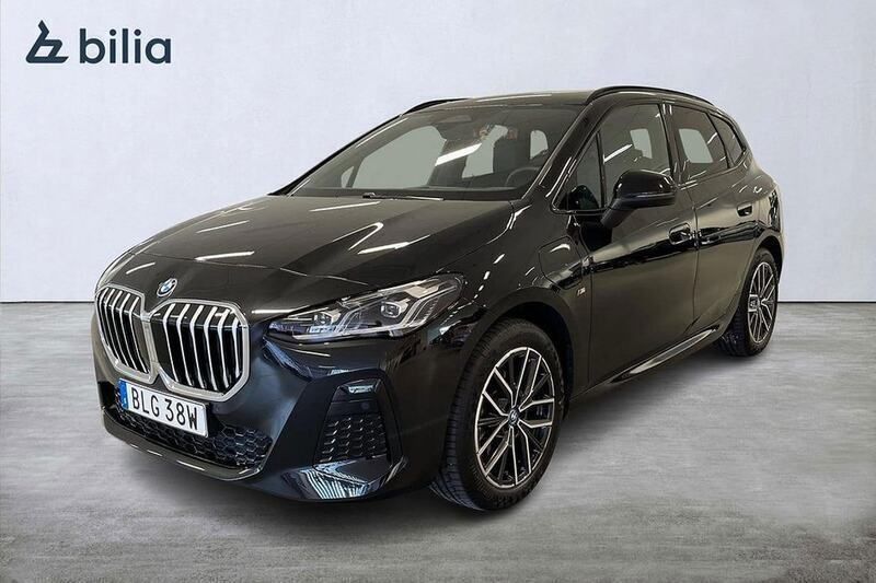 Svart Begagnad 2023 BMW 225 Active Tourer M Sport Minibuss | 499 000 kr - Bild 1/3