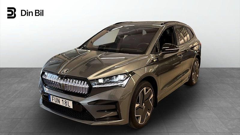 Grå Begagnad 2024 Skoda Enyaq iV RS SUV | 619 900 kr (Dyr) - Bild 1/4