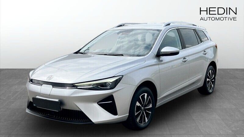 Grå (silver) Begagnad 2022 MG MG5 EV Kombi | 229 900 kr - Bild 1/4