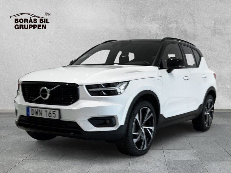 Vit Begagnad 2021 Volvo XC40 R-Design SUV | 399 000 kr (Lite dyr) - Bild 1/4