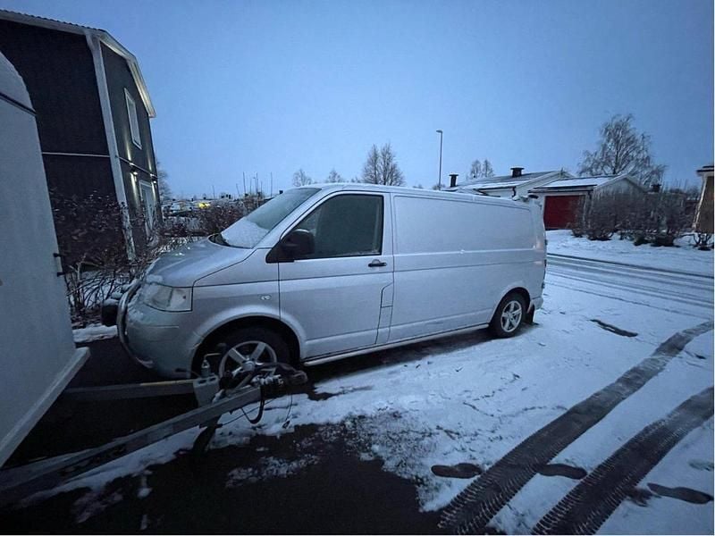 Silver Begagnad 2009 VW T5 Van | 70 000 kr (Bra pris) - Bild 1/4