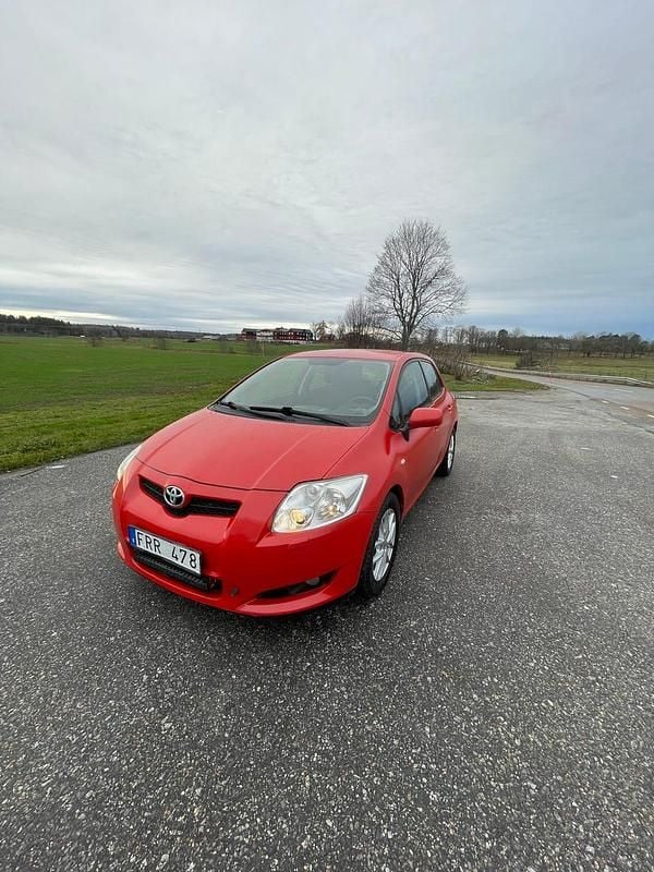 Begagnad 2008 Toyota Auris Halvkombi | 25 000 kr (Marknadspris) - Bild 1/4
