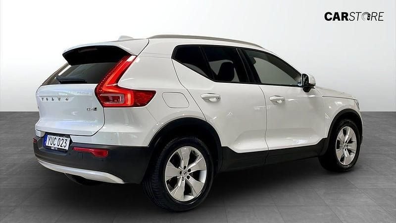 Begagnad Volvo XC40 Momentum 190 HK (139 kW) 2019 Vit SUV
