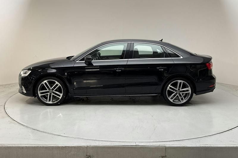 Begagnad Audi A3 Sport 150 HK (110 kW) 2019 Svart Sedan