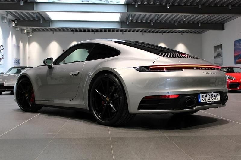 Begagnad Porsche 911 Carrera 4S 450 HK (330 kW) 2020 Silver Sportkupé