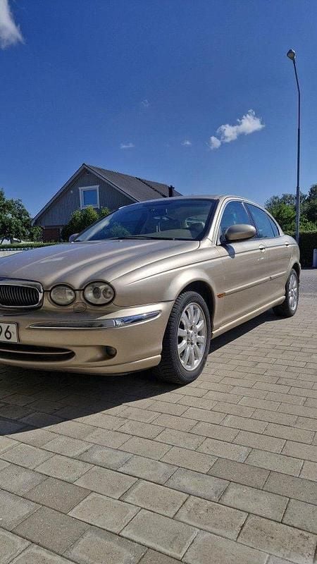 Brun Begagnad 2001 Jaguar X-type Sedan | 34 000 kr - Bild 1/3