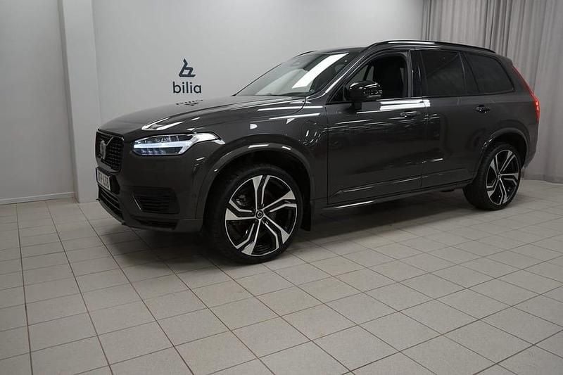 Grå Begagnad 2025 Volvo XC90 Ultra SUV | 699 900 kr - Bild 1/3
