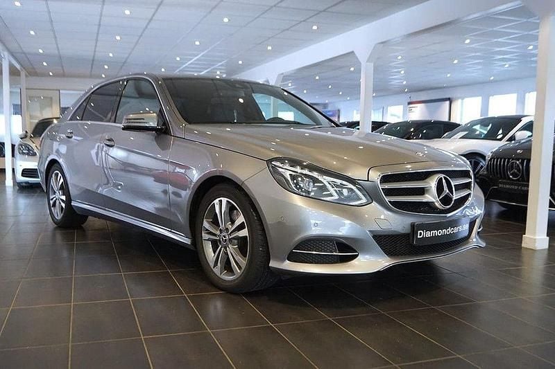 Silver Begagnad 2013 Mercedes E250 Sedan | 169 900 kr (Bra pris) - Bild 1/4