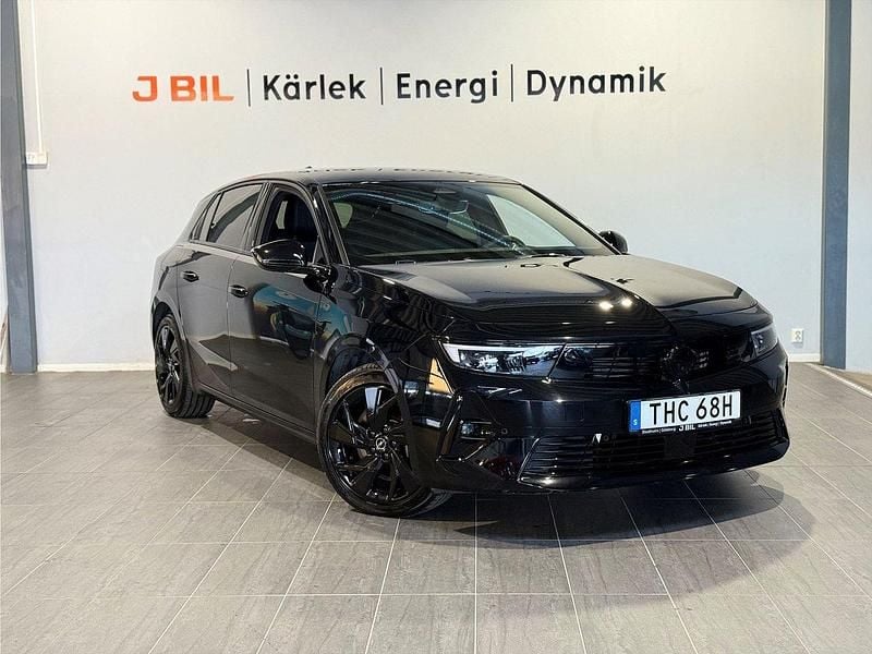 Svart Begagnad 2022 Opel Astra GS Line Halvkombi | 289 900 kr - Bild 1/4