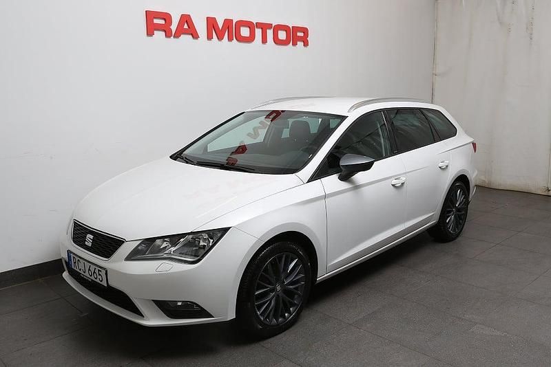 Vit Begagnad 2015 Seat Leon ST CONNECT Kombi | 109 800 kr (Lite dyr) - Bild 1/3