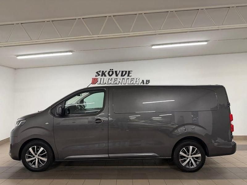 Gråmetallic Begagnad 2020 Toyota Proace Van | 224 500 kr (Superpris) - Bild 1/4
