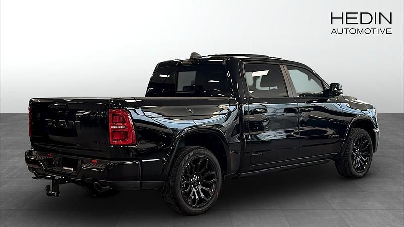 Ny RAM 1500 2025 Svart Pickup