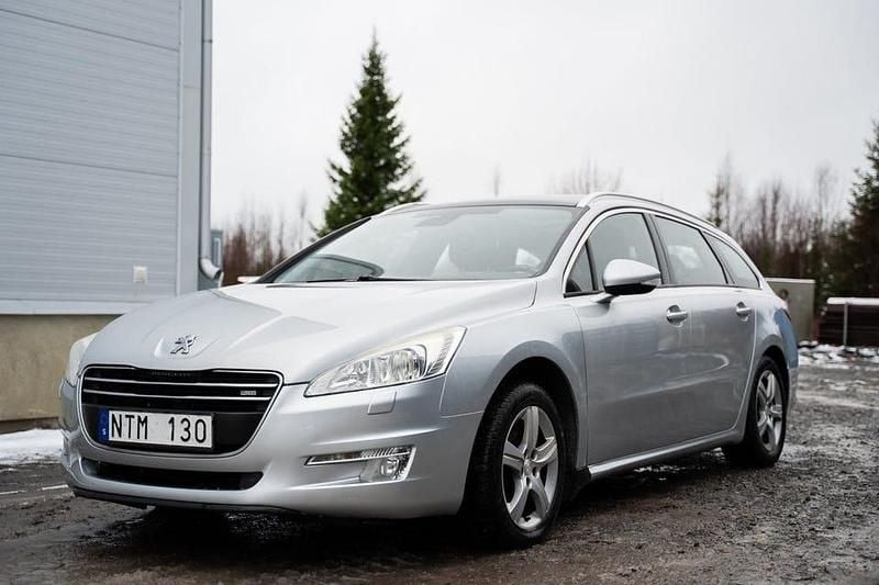 Ljusgrå Begagnad 2011 Peugeot 508 Kombi | 49 900 kr (Marknadspris) - Bild 1/4