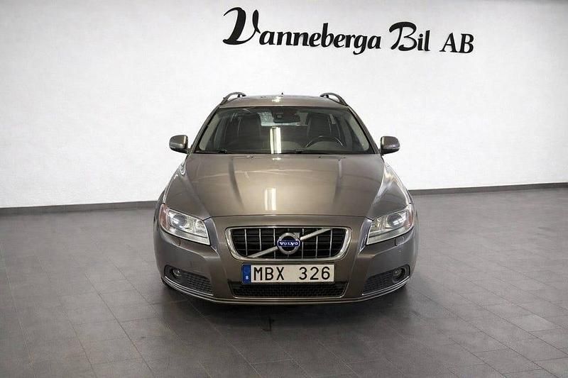 Begagnad Volvo V70 Momentum 116 HK (85 kW) 2011 Grå Kombi