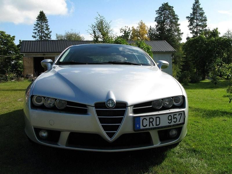 Silver Begagnad 2008 Alfa Romeo Brera Sportkupé | 150 000 kr - Bild 1/4