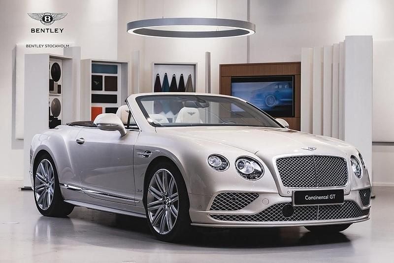 Vit Begagnad 2016 Bentley Continental GT Convertible Cab | 1 450 000 kr - Bild 1/4
