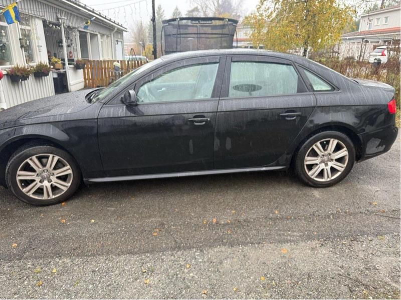 Begagnad Audi A4 170 HK (125 kW) 2012 Svart Sedan