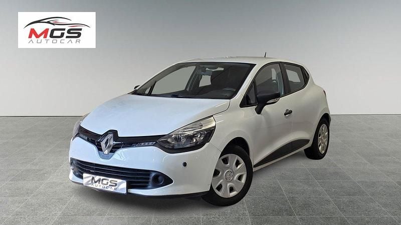 Vit Begagnad 2015 Renault Clio IV Halvkombi | 54 900 kr (Bra pris) - Bild 1/4