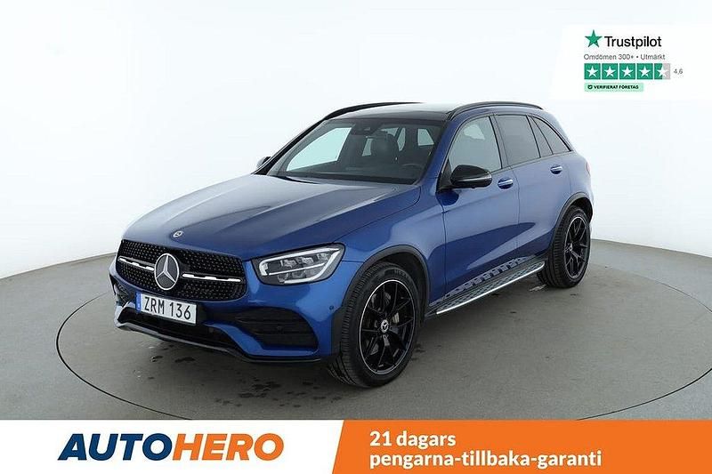 Blå Begagnad 2022 Mercedes GLC220 AMG line SUV | 428 000 kr (Marknadspris) - Bild 1/4