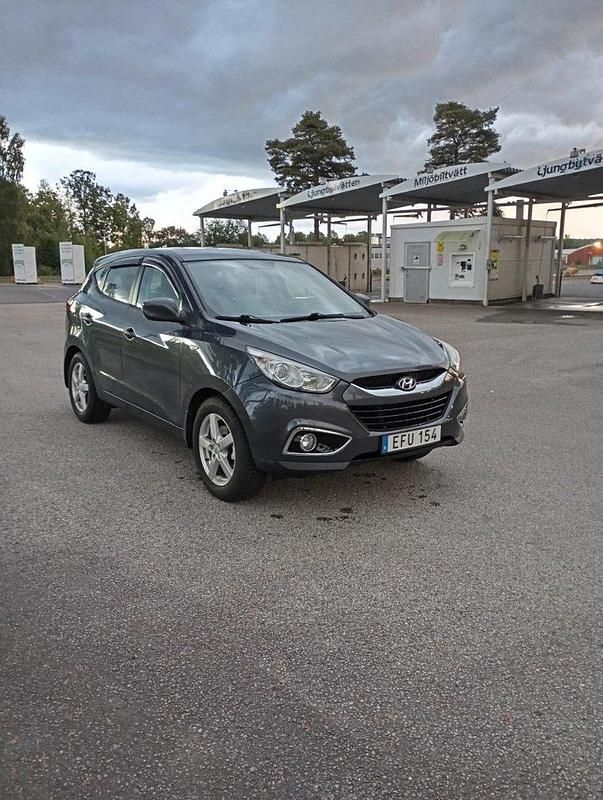 Grå Begagnad 2011 Hyundai ix35 Select SUV | 62 000 kr (Superpris) - Bild 1/4