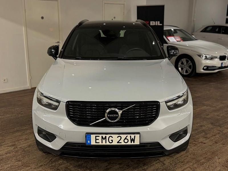 Begagnad Volvo XC40 R-Design 129 HK (94 kW) 2021 Silver SUV