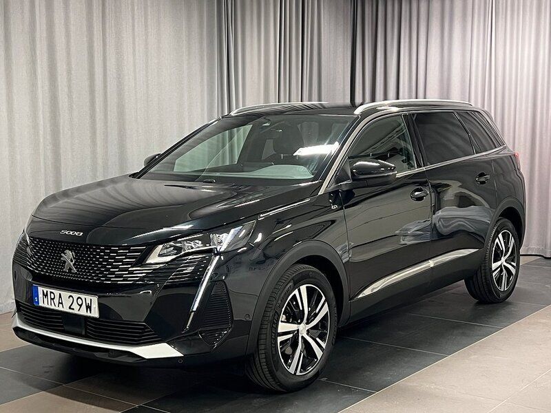 Svart Begagnad 2023 Peugeot 5008 GT Minibuss | 314 900 kr (Marknadspris) - Bild 1/4