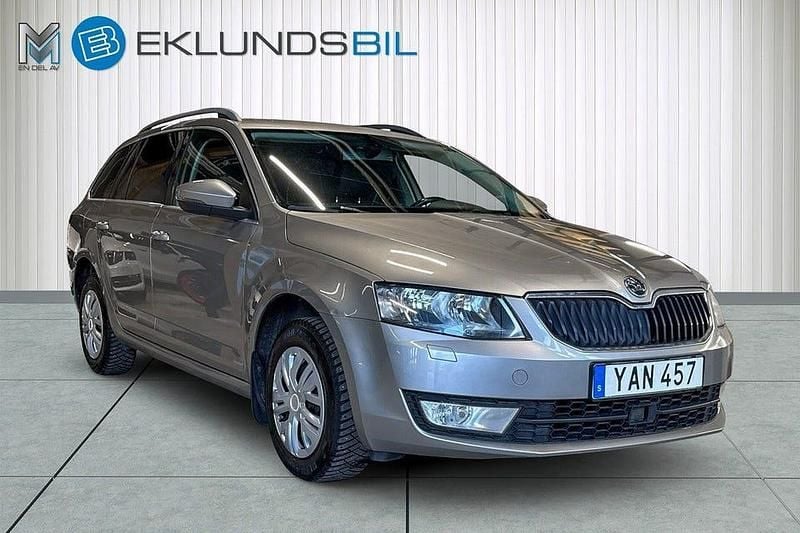Begagnad Skoda Octavia 110 HK (80 kW) 2015 Cappuccino beige metallic Kombi