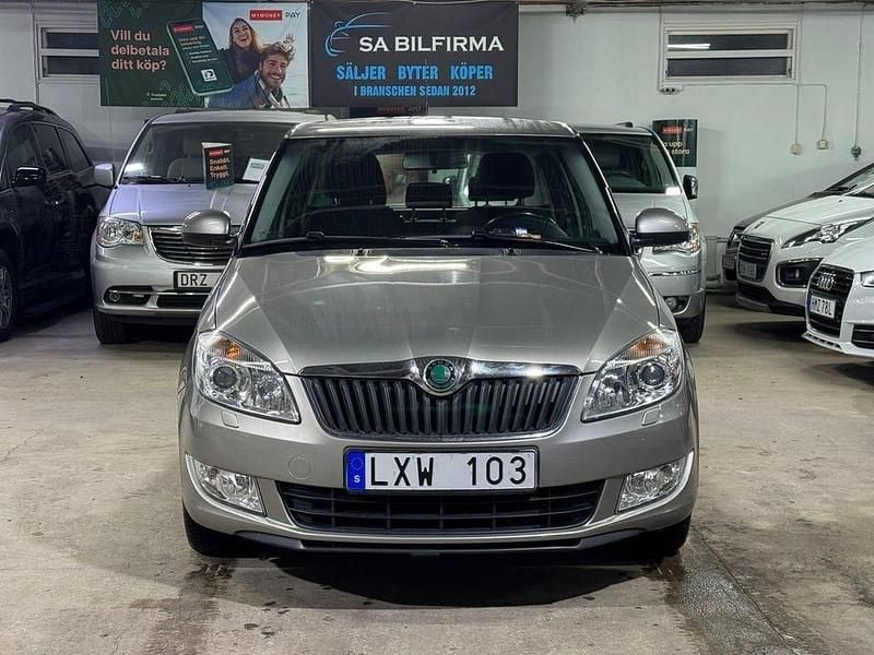 Ljusbrun Begagnad 2011 Skoda Fabia Elegance Kombi | 79 900 kr (Marknadspris) - Bild 1/4